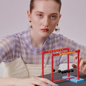 Cute round shape earrings in dusty pink